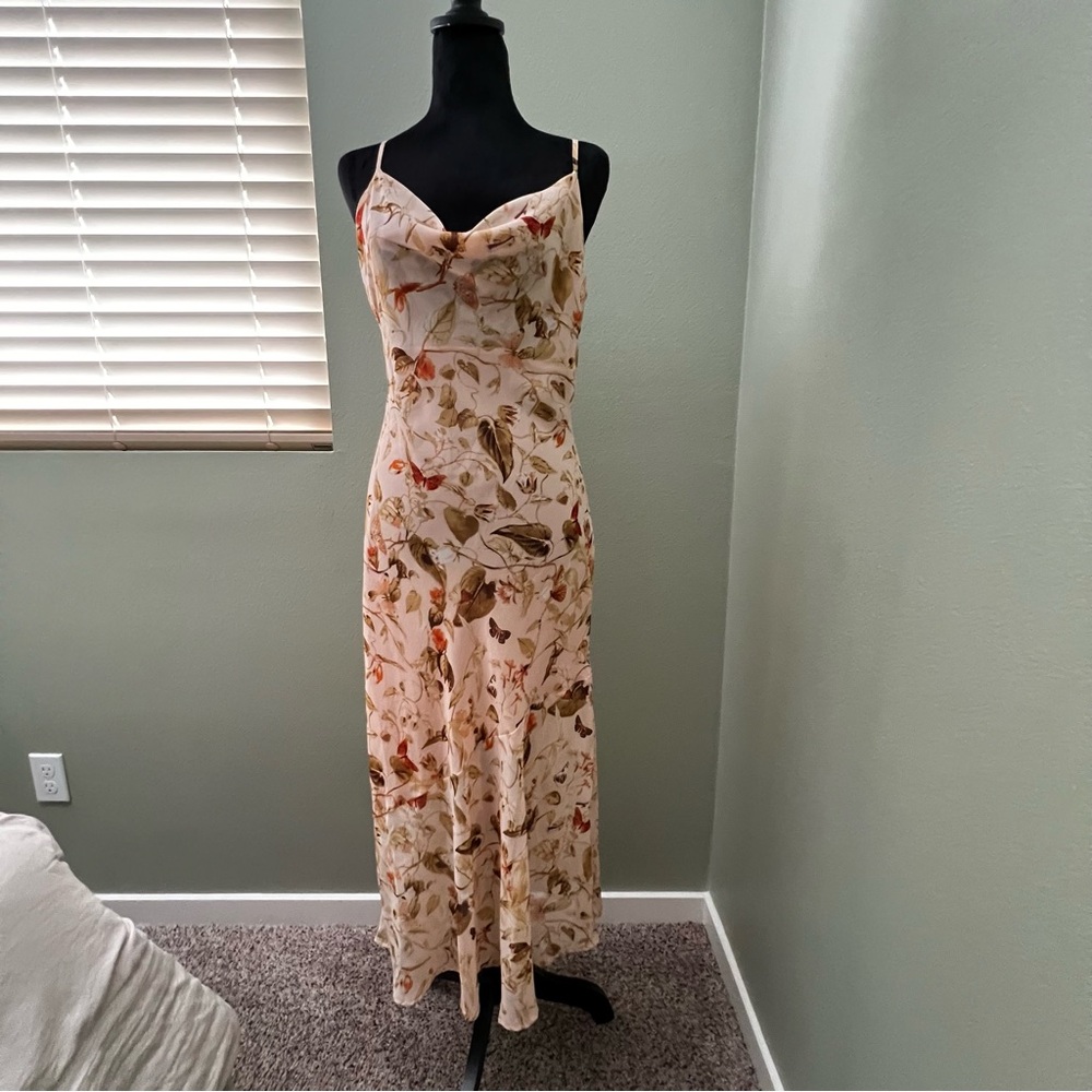 Forever 21 Cream Floral Maxi Dress